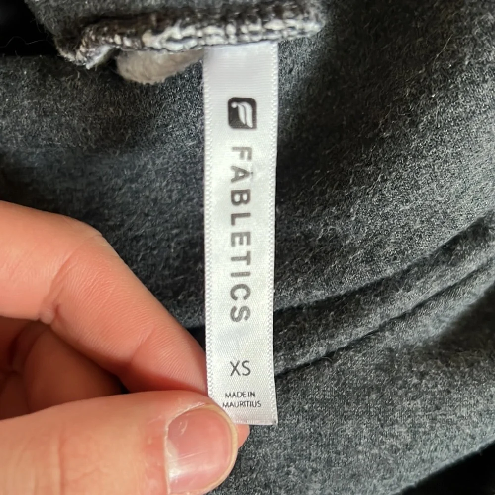 FABLETICS LONG SWEAT TURTLE NECK - Picture 8 of 8